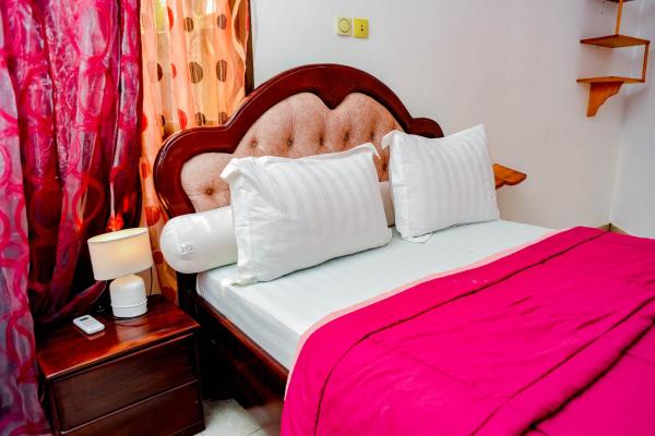 LeMar Resort room interior